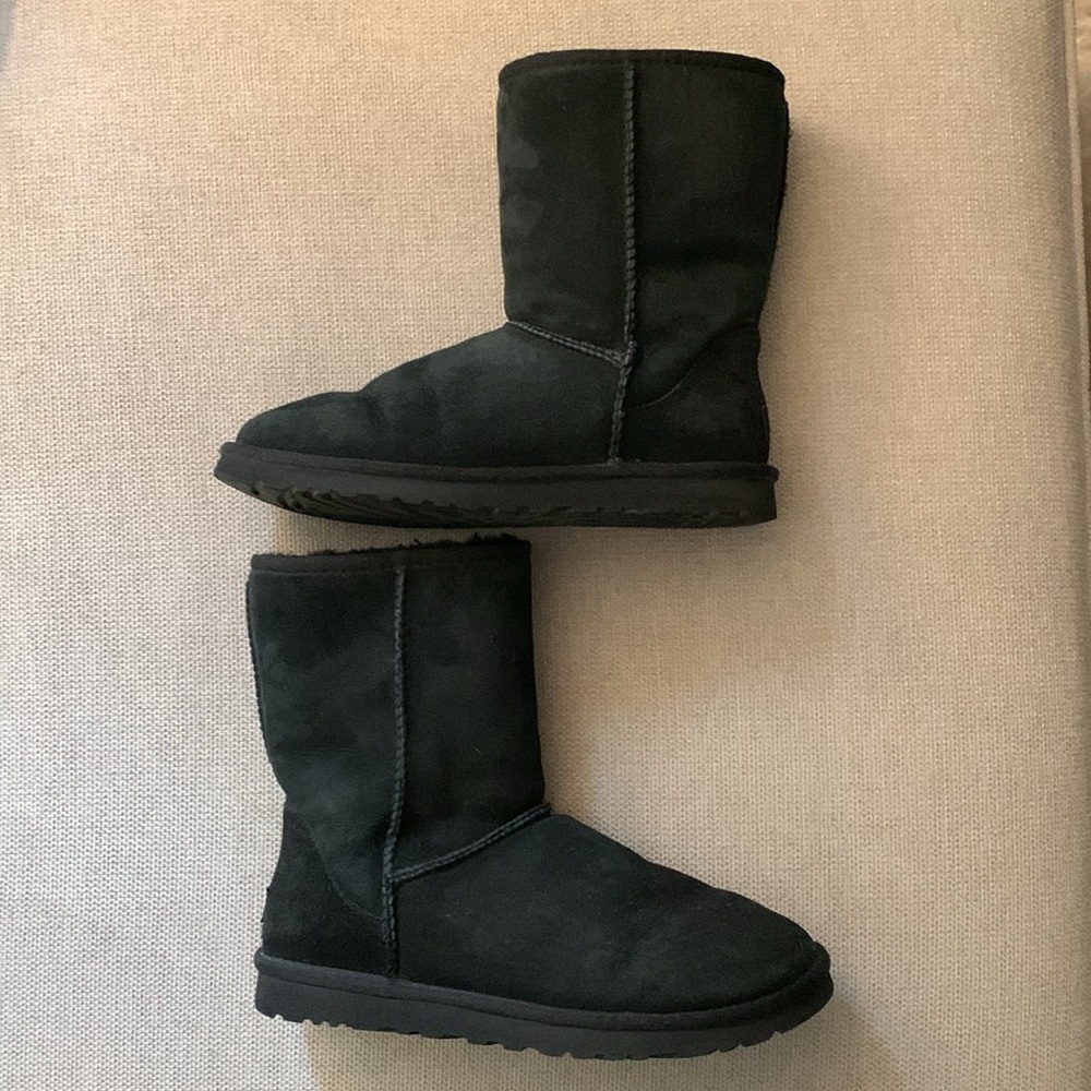 Ugg Classic Short II